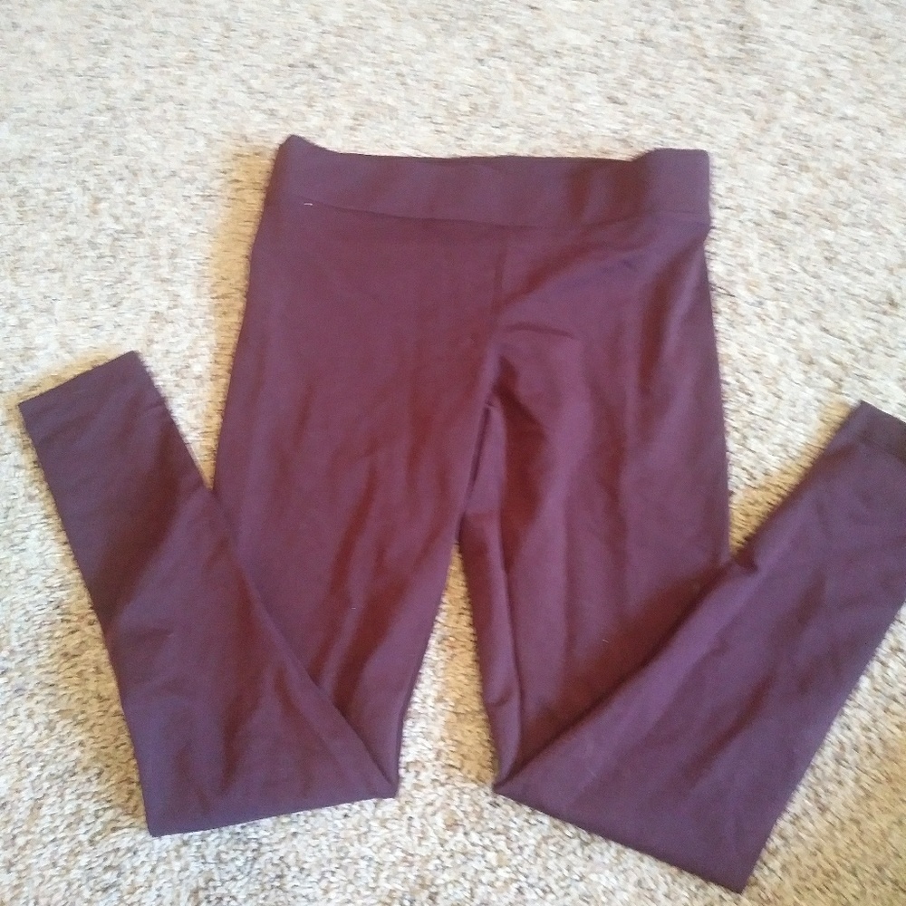 Maroon leggings
